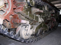 Японский БТР «Хо-ги». Подвеска той же конструкции, что и у танка «2592» но с четырьмя сблокированными катками
