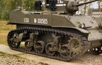 Ходовая часть со смешанной подвеской американского легкого танка М5 «Стюарт». Музей БТВТ в Кубинке