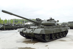 Дополнительное бронирование получил не только танк Т-62, но и его предшественник Т-55 (на фото Т-55АМ)
