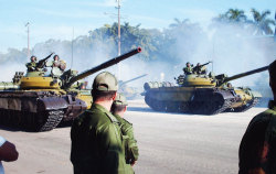Кубинские танки Т-62М на военном параде