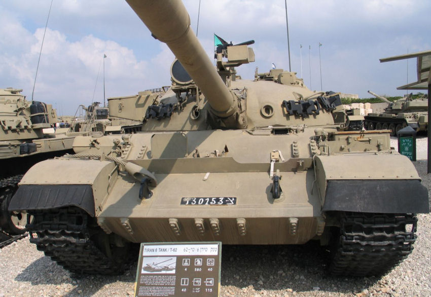 http://armor.kiev.ua/Tanks/Modern/T62/t62_46.jpg