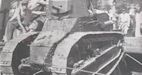 Выгрузка танка М1917 в одном из портов Китая. Часть танков была передана Морской пехоте с армейских складов и сохраняла прежние тактические знаки и номера на корпусе. На снимке видно, что на танке отсутствует эмблема Корпуса морской пехоты.