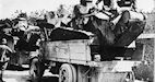 Перевозка танка “Рено” FT-18  в кузове грузового автомобиля. Франция. 1918 год.