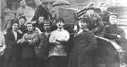 Бойцы Автобронетанкового отряда во время политзанятий у танка  Рено-Русский .1928 год.