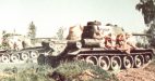 Танковый десант отрабатывает защиту от хим.нападения. 1947 г.