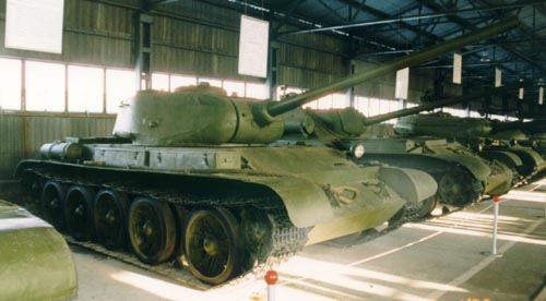 http://armor.kiev.ua/Tanks/WWII/T44/t44_14.jpg