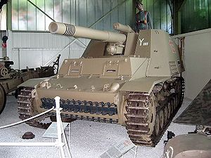 Panzerhaubitze-Hummel.jpg